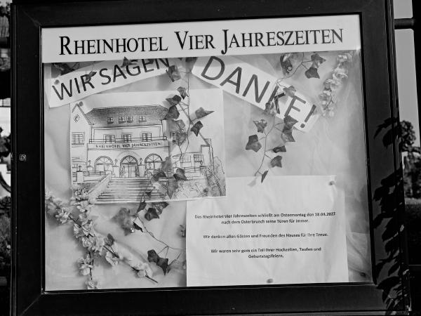 Week 16 - Closed forever. This week, the hotel "Rheinhotel Vier Jahreszeiten", located at the Langst-Kierster Ferry landing stage, closed its doors for good. However, a new operator has already been found and the hotel is expected to resume operations under a different name at the turn of the year 2023 following a complete renovation.